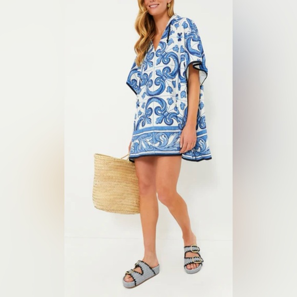 Tuckernuck Majolica Terrycloth Swim Beach Coverup Blue & White M/L NWT. - Picture 1 of 10
